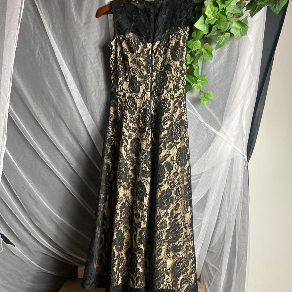 Maitai  Back Embroidery Lace Dress​ - Picture 6 of 8